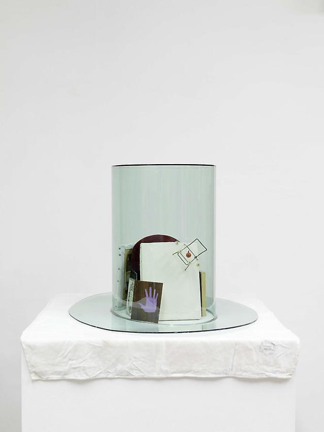Robert Filliou<br />Galerie Légitime<br />1968-70<br />green transparent plexiglas, white velvet, red<br />velvet head and works by Robert Filliou, Olivier<br />Mosset, Al Hansen, Daniel Spoerri and Chieko<br />Shiomi<br />19 x 26 3/4 x 22 7/8 inches (48 x 68 x 58 cm)<br />