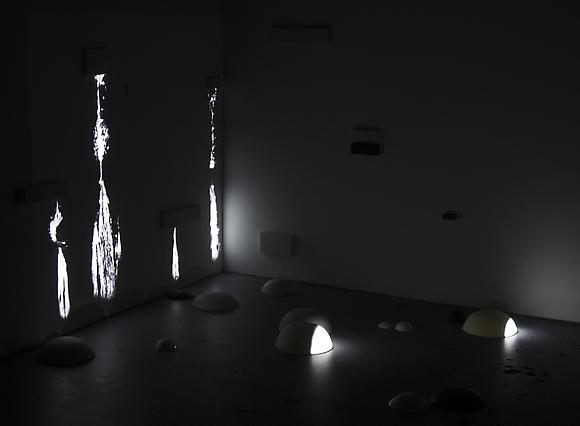 Installation No. 7, 2008
Digital video projection, white and black porcelain objects, sound
Running time: 10 minutes