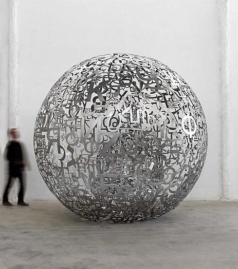 <i>Self Portrait</i>, 2013
Stainless steel
137 3/4 x 128 x 128 inches (350 x 325 x 325 cm)