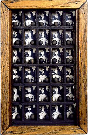 Joseph Cornell
Untitled (Medici Box), ca. 1950
Mixed media box construction
15 1/4 x 10 x 2 in.