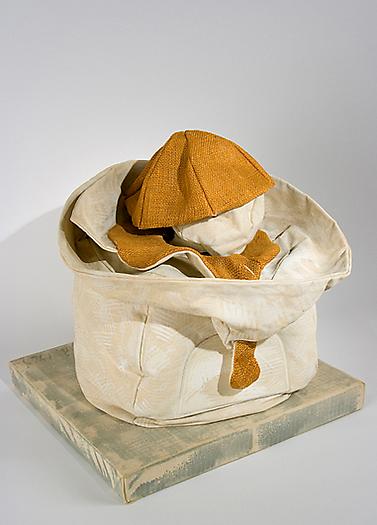 Claes Oldenburg
Soft Juicit- "Ghost" Version, 1965
Canvas filled with kapok, burlap painted with Liquitex on wood base covered with canvas
19 x 18 x 16 in.
48.3 x 45.7 x 40.6 cm
