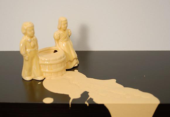 Yellow Drip, 2009 
Detail
porcelain figurine and acrylic on wooden shelf
7 x 43 x 10 Image