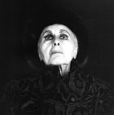 Louise Nevelson, 1986
silver gelatin print
image: 19 1/4 x 19 1/4 inches 
(48.9 x 48.9 cm)
paper: 24 x 20 inches 
(61 x 51 cm)
edition of 10 with 2 APs
MAP-1630