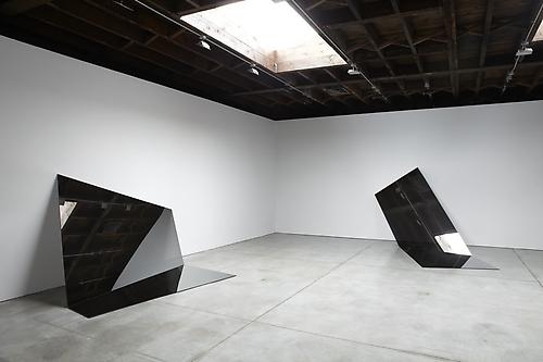 IRAN do ESPÍRITO SANTO
Installation view of SWITCH 
at Sean Kelly Gallery, New York
March 21 - April 28, 2012
Photo: Jason Wyche, New York