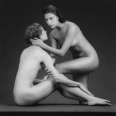 Sonia and Tracy, 1988
gelatin silver print
image: 19 1/4 x 19 1/4 inches (48.9 x 48.9 cm)
paper: 24 x 20 inches (61 x 50.8 cm)
edition of 10 with 2 APs 
MAP-1944
Selected by Georgia participant