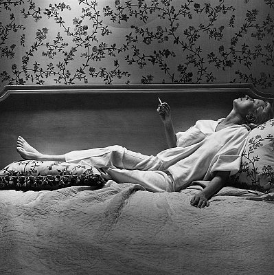 Holly Solomon, 1976
gelatin silver print
image:19 1/4 x 19 1/4 inches 
(49 x 49 cm)
paper: 24 x 20 inches 
(61 x 51 cm)
edition of 5 with 1 AP
MAP-24