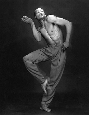 Bill T. Jones, 1985
gelatin silver print
image: 19 x 15 1/4 inches 
(48 x 39 cm)
paper: 20 x 16 inches 
(51 x 41 cm)
edition of 10 with 2 APs
MAP-1616