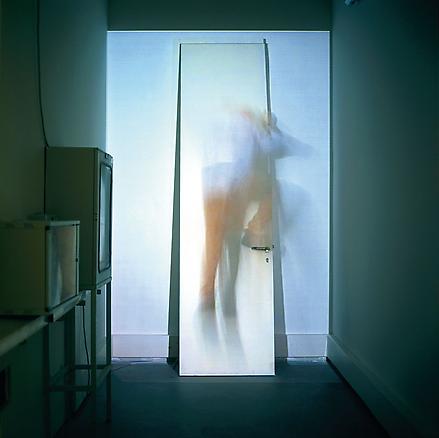 fatica n. 18
2002
fondazione sandretto re rebaudengo, Turin
installation view
1 door, 300 x 75 cm, 1 video projector, 1 DVD player, 1 audio mixer, 1 amplifier, 2 speakers, 1 subwoofer