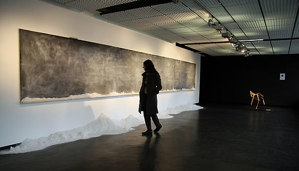 This same world over
2009
installation
blackboard and power of chalk
120 x 840 x 8 cm